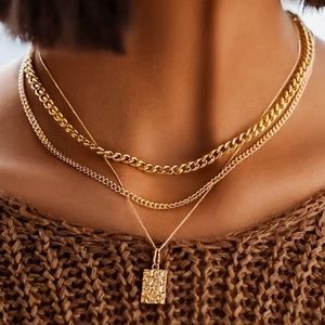 ⚜️𝟯𝟬%𝗢𝗙𝗙 𝗯𝘂𝗻𝗱𝗹𝗲𝘀 𝟯+⚜️ NEW 3 Layered Textured Charm Bohemian Necklace